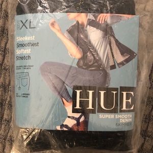 Hue super smooth midnight denim skimmer crop
